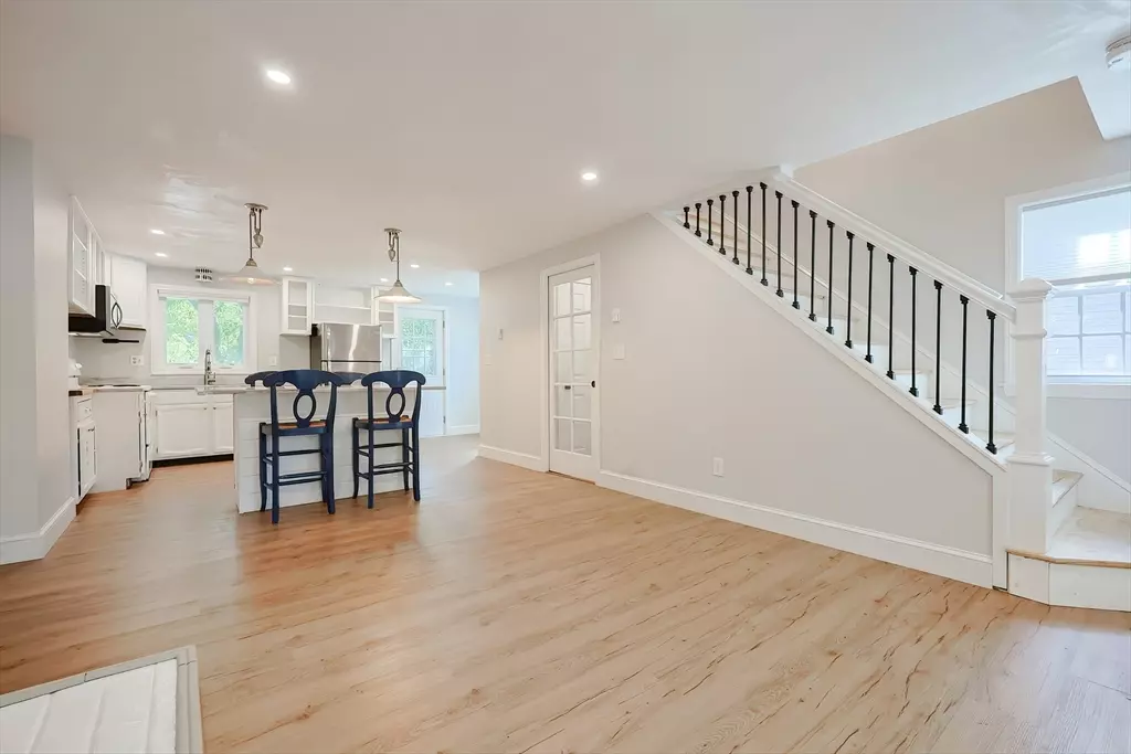 Marblehead, MA 01945,115 Green St. #A