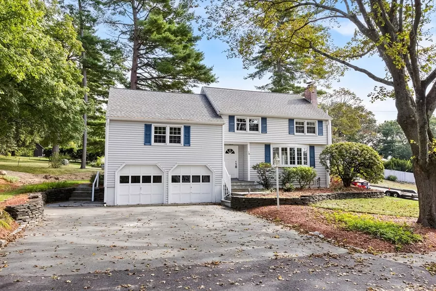 10 Gerry Road, Lynnfield, MA 01940