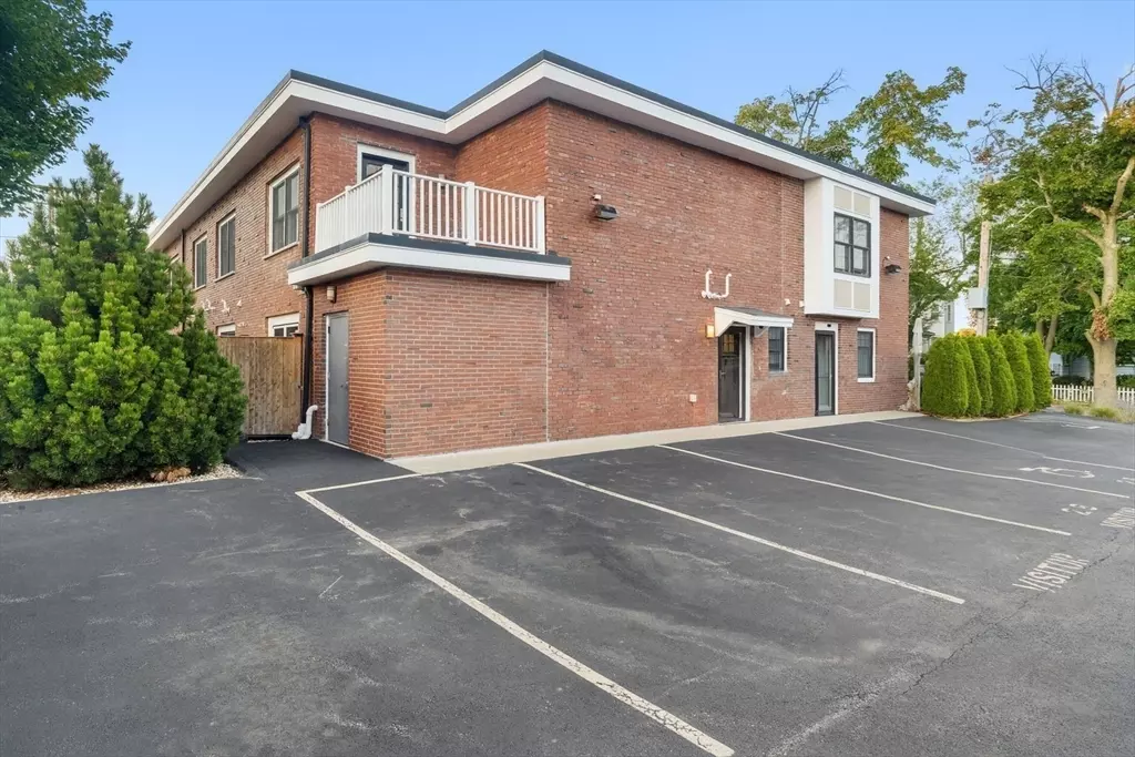 Winthrop, MA 02152,142 Pleasant St #2