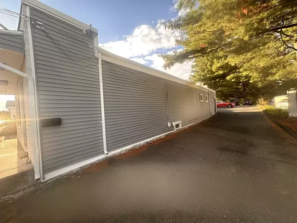 Chicopee, MA 01020,1720 Westover Rd