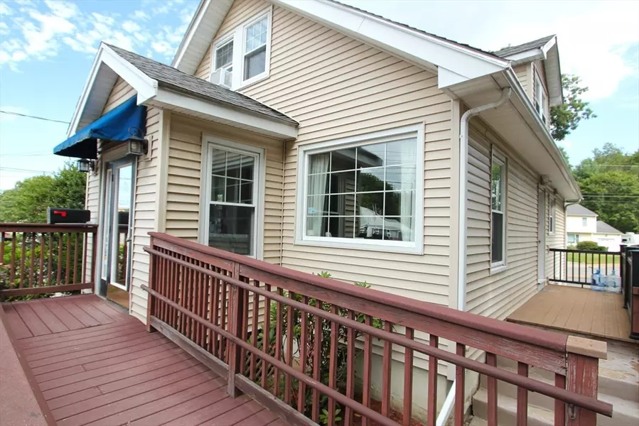 323 W Central St, Franklin, MA 02038
