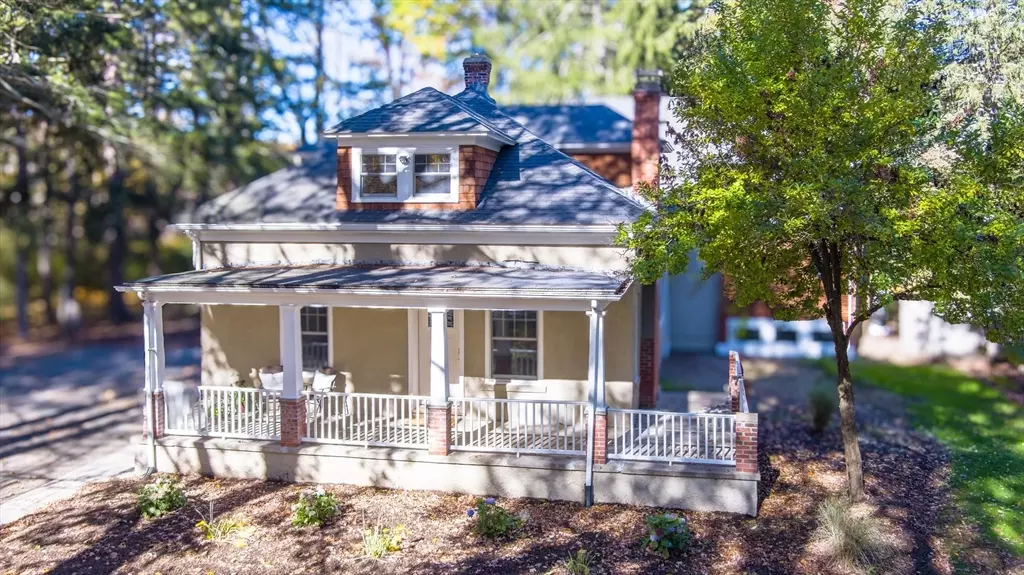 Easton, MA 02356,98-A Union St