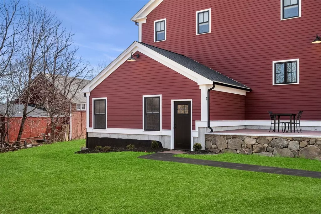 Dunstable, MA 01827,493 Main Street #C