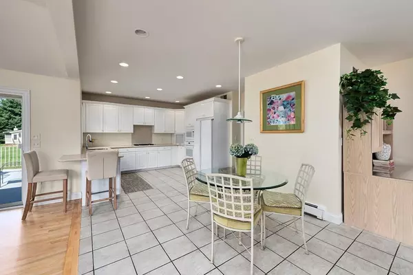 Boxford, MA 01921,10 Haymeadow Rd