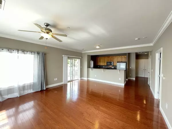 527 Pawtucket Blvd #304, Lowell, MA 01854