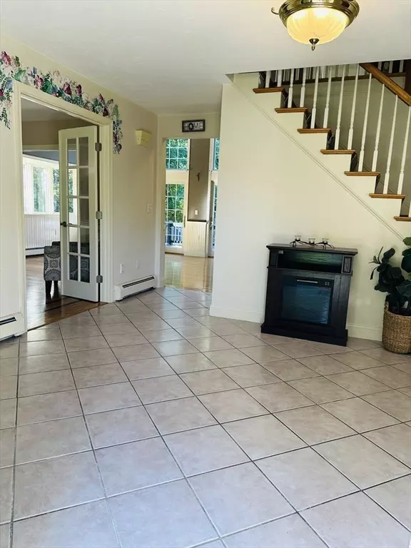 Uxbridge, MA 01569,405 West St.