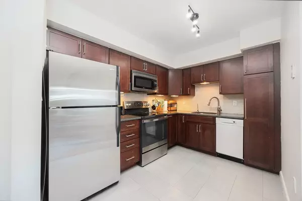 Brookline, MA 02446,41 Park St #303