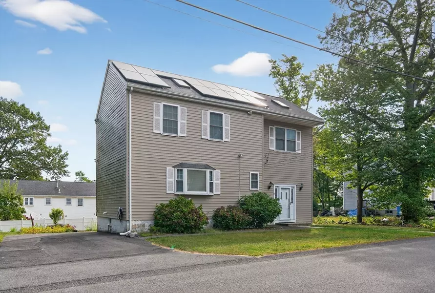 11 Rockefeller St, Randolph, MA 02368