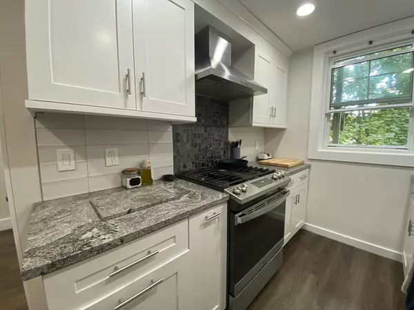 Amesbury, MA 01913,6 Wells Ave #C