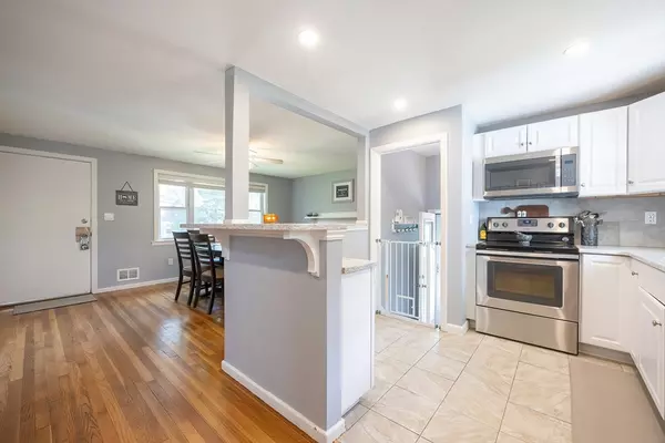 Foxboro, MA 02035,115 S. High Street