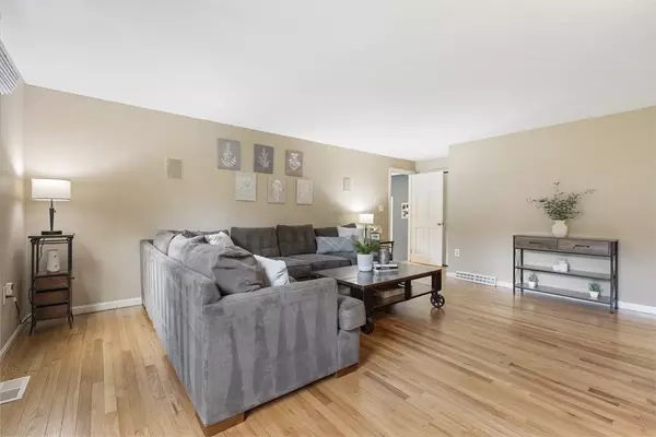 Medway, MA 02053,16 Blueberry Hill Rd