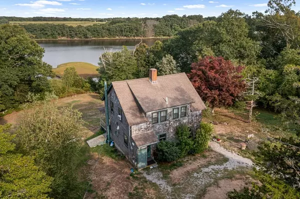 Westport, MA 02790,984 Drift Road