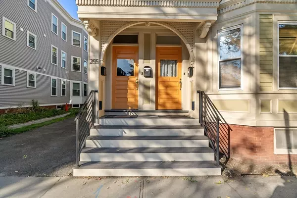 Cambridge, MA 02139,255 Broadway #3