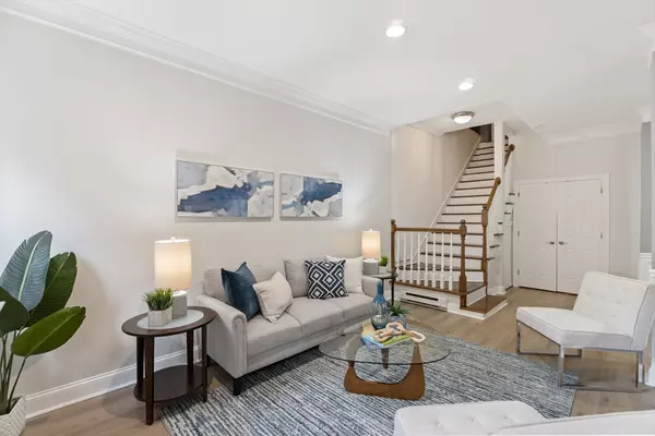 Boston, MA 02116,234 W Newton St #1