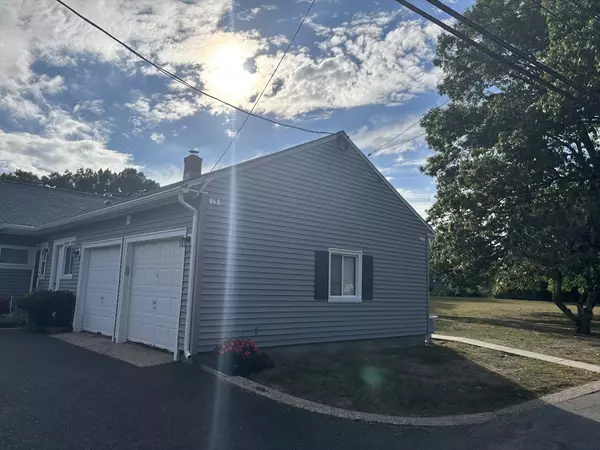 Chicopee, MA 01022,17 Robinridge Rd #17