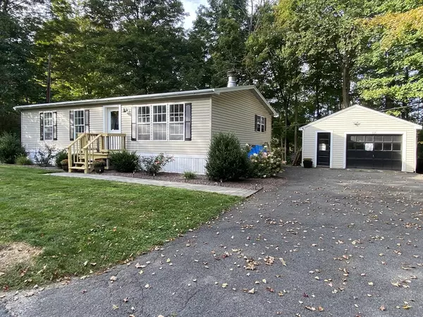 109 Depot St, Bernardston, MA 01337