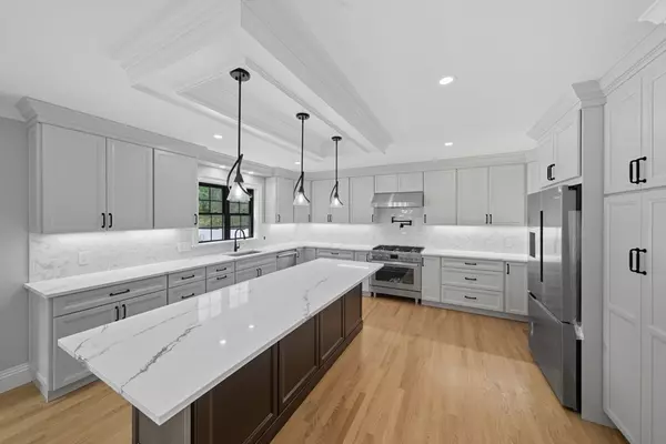 Woburn, MA 01801,185 Lexington Street