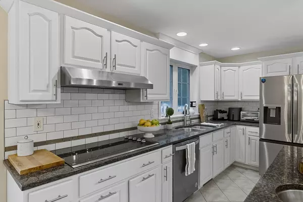 Salem, NH 03079,3 Hamilton Lane