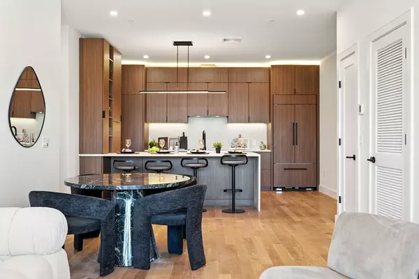 Brookline, MA 02445,58 Kent #303