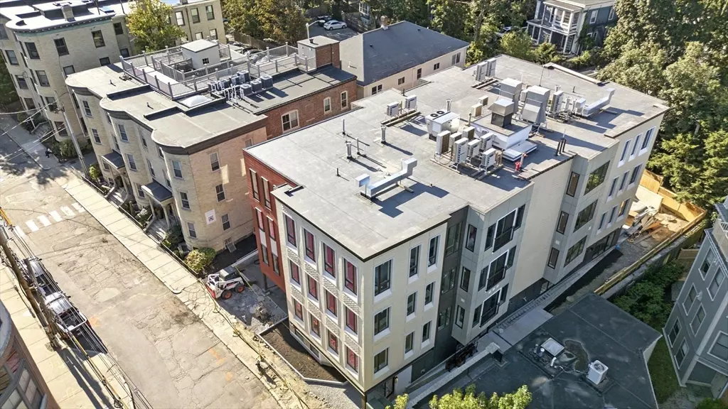 Brookline, MA 02445,58 Kent #302