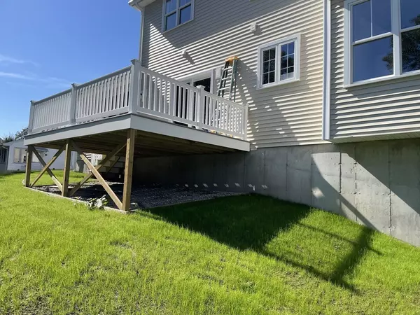 Framingham, MA 01702,8 Bellmore Road