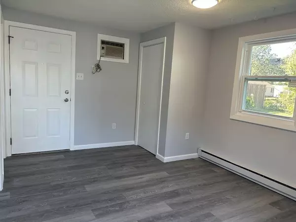 Chicopee, MA 01020,124 Deslauriers Street