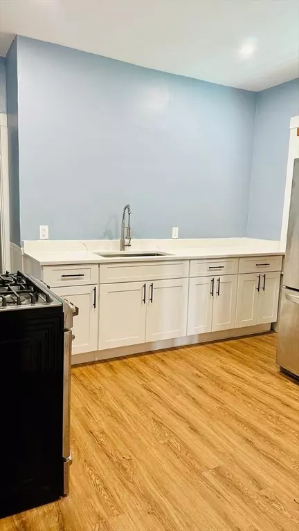 Boston, MA 02125,8 Groom St #2