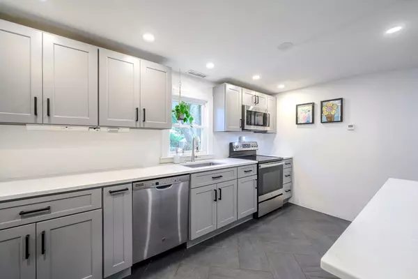 Woburn, MA 01801,14 Frances Rd