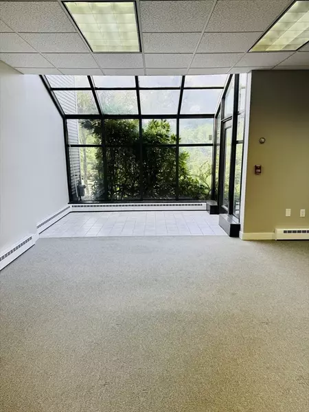 180 State Rd #5L, Bourne, MA 02562