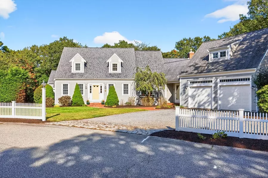 55 Spinnaker Ln, Harwich, MA 02646