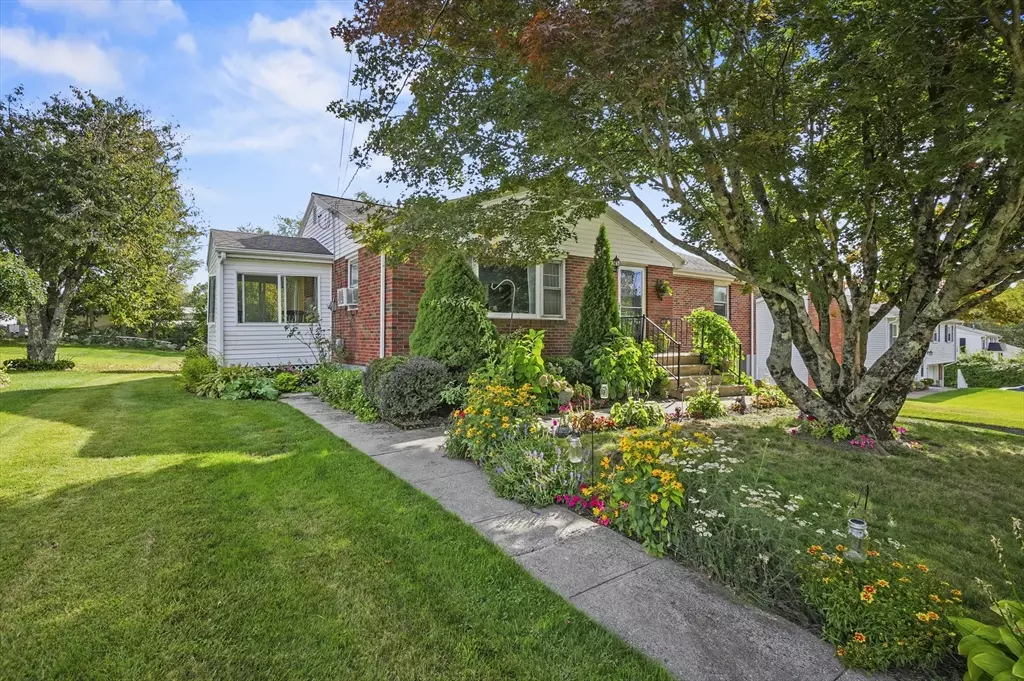 Dudley, MA 01571,5 Leonard Avenue