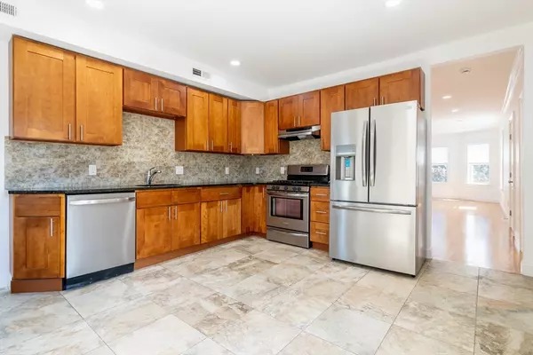 2 Ethel Ave #2, Peabody, MA 01960