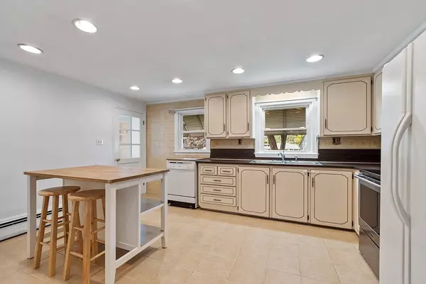 Andover, MA 01810,20 Mckenney Circle