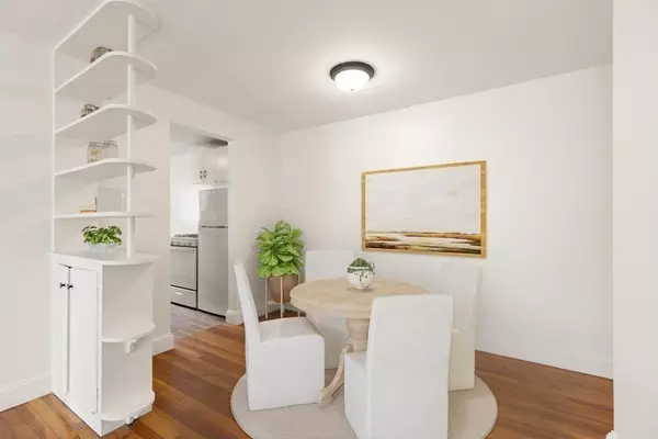 Arlington, MA 02476,8 Menotomy Rd #10