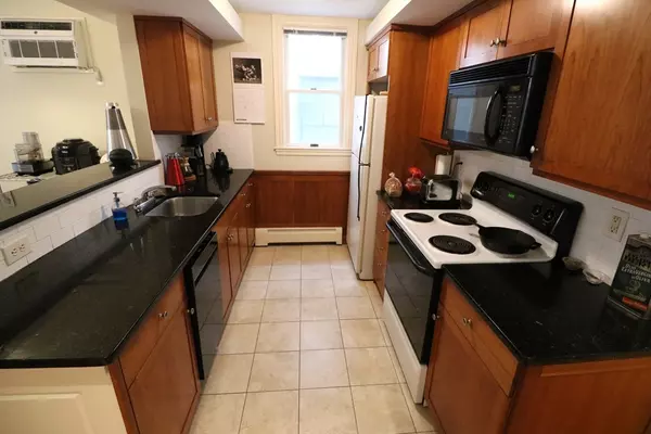 Somerville, MA 02143,8 Caldwell Avenue #2