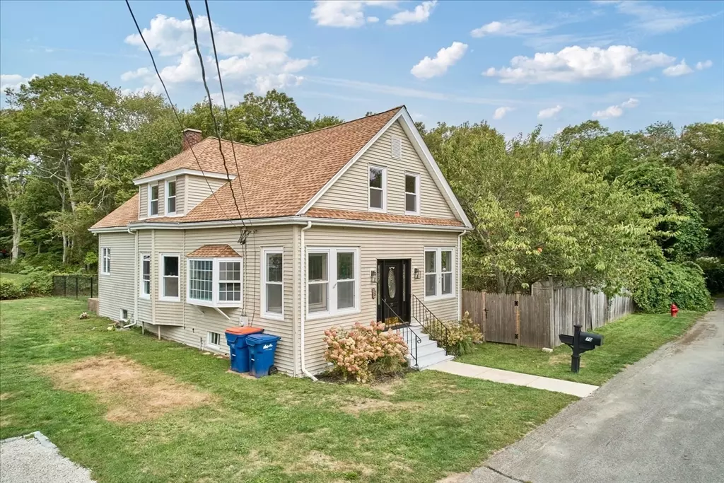 Fairhaven, MA 02719,70 Hathaway St