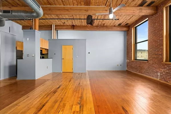 Worcester, MA 01604,1 Envelope Terrace #207