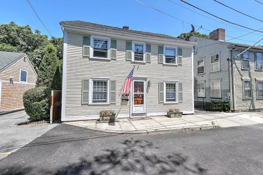 34 Central, Bristol, RI 02809