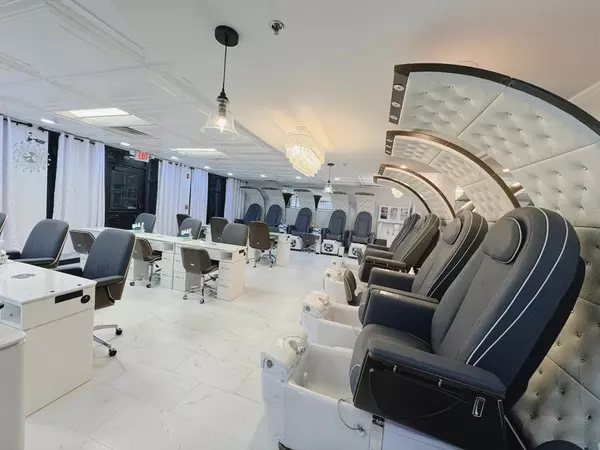 Bedford, MA 01730,54 Loomis St #1106