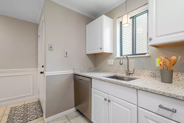 Worcester, MA 01604,1195 Grafton St #4