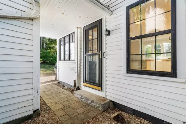 Amesbury, MA 01913,486 Main St