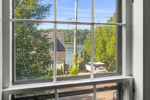 Amesbury, MA 01913,486 Main St