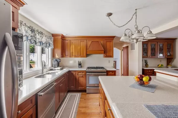 Marshfield, MA 02050,477 Webster St