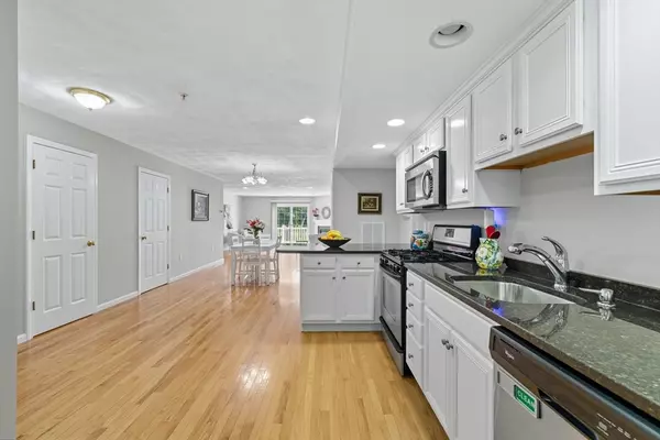 Andover, MA 01810,18 Dale St #4G