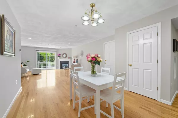 Andover, MA 01810,18 Dale St #4G