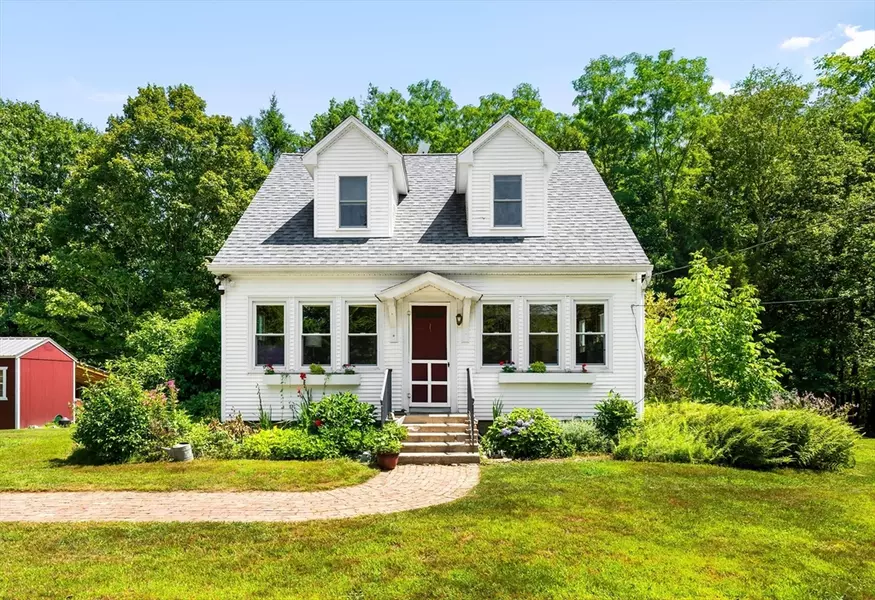 163 Hardwick St, Petersham, MA 01366