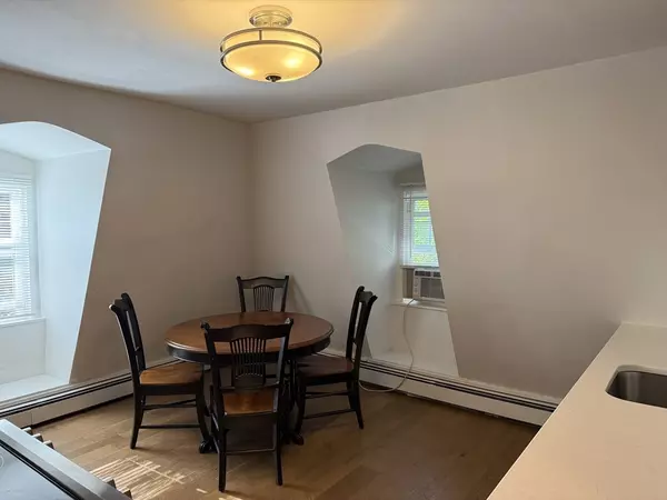 Medford, MA 02155,42 Irving St #3