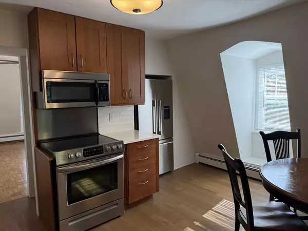 Medford, MA 02155,42 Irving St #3