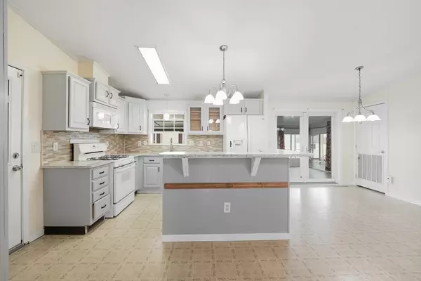 Chicopee, MA 01020,54 Sunrise Lane