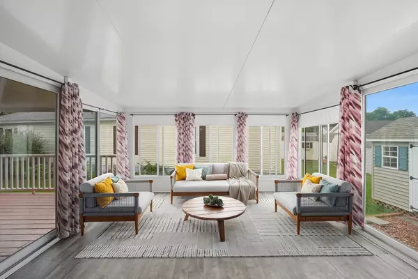 Chicopee, MA 01020,54 Sunrise Lane